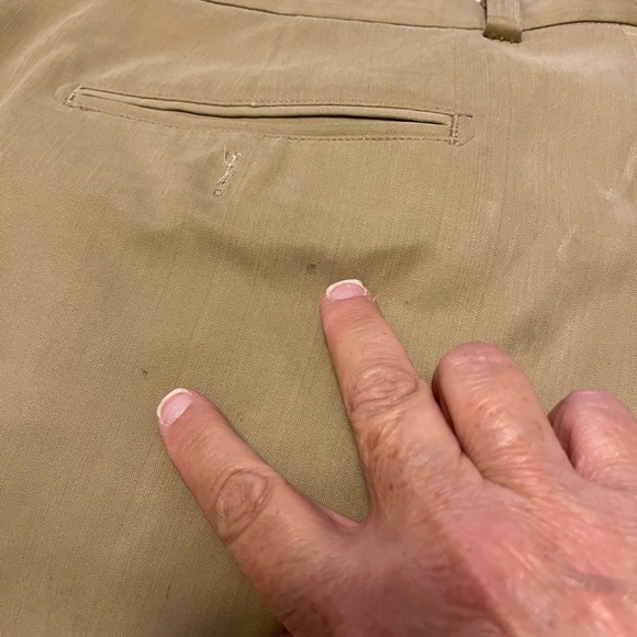 80% SILK MEN’S 36 SHORTS Tommy Bahama Beige Pleated Bermuda Shorts CHECK ISSUES - Picture 8 of 14